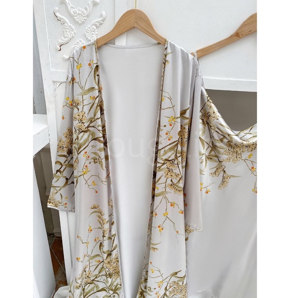 Satin Pajama Lingerie Set of 5 Pieces Robe Slip Cami Top Shorts - Picture 3 of 7